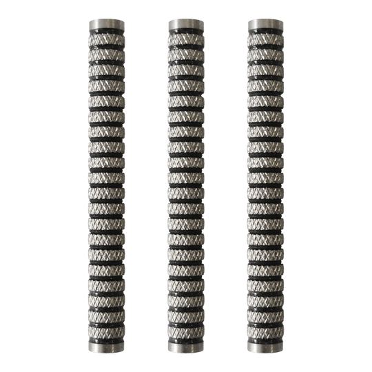 Das Bild zeigt die McDart Black Ring Knurled Softdart Barrels mit einem Gewicht von 18g. Die Barrels sind speziell für Softdarts und zeichnen sich durch eine gerändelte Oberfläche aus.