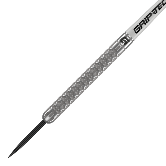 Šipky GOAT Fairway V1 z wolframové oceli Das Bild zeigt einen GOAT Fairway V1 Tungsten Steeldart. Der Dart hat eine silberne, strukturierte Oberfläche und eine schwarze Spitze.