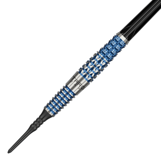 Dies ist ein Softdart namens "Target Japan Toru Suzuki Sereno GEN2 Softdarts - 20g". Der Dartpfeil hat ein silbernes und blaues Rillendesign mit schwarzen Elementen.