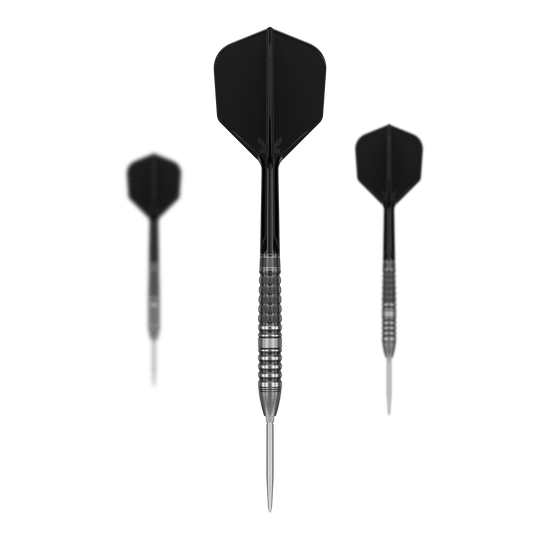 Ocelové šipky Target Japan Black Marque Lumiere GEN3 Das Bild zeigt drei Steeldarts mit schwarzen Flights und silbernen Spitzen. Es handelt sich um das Produkt "Target Japan Black Marque Lumiere GEN3 Steeldarts".