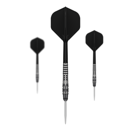 Abgebildet ist das Set der Target Japan Black Marque Blaze Swiss Point Steeldarts - 23g. Das Set besteht aus drei hochwertigen Steeldarts für den professionellen Gebrauch.