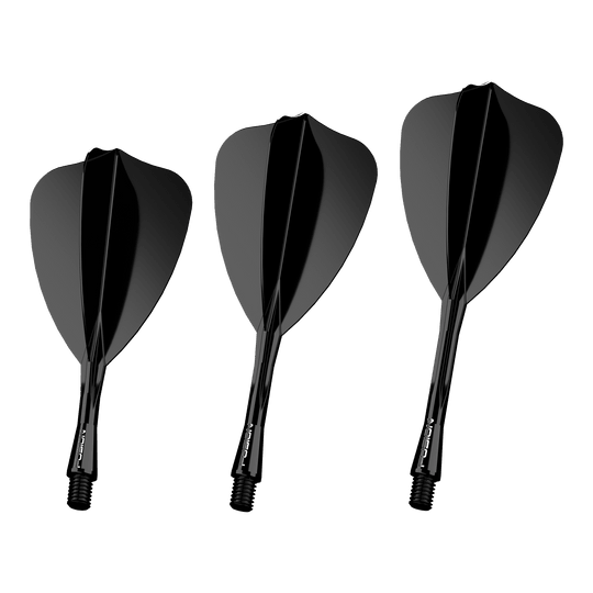 Das Bild zeigt drei schwarze Winmau Fusion Flight-Shaft-System Pfeile. Sie sind nebeneinander angeordnet und haben ein glänzendes, elegantes Design.