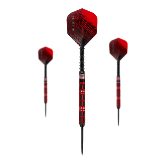 Harrows Red Horizon Steeldarts Das Bild zeigt drei rote Steeldarts mit schwarzem und rotem Muster. Der mittlere Dart ist größer und im Vordergrund, während die anderen beiden im Hintergrund stehen.