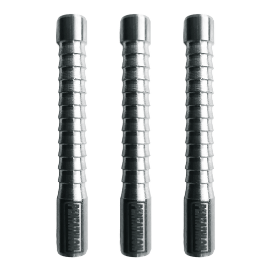 Das Bild zeigt drei silberne Dart-Barrels mit einer gerillten Oberfläche. Es handelt sich um das Produkt "Pentathlon Ultra Shark 2 Softdart Barrel - 17g".