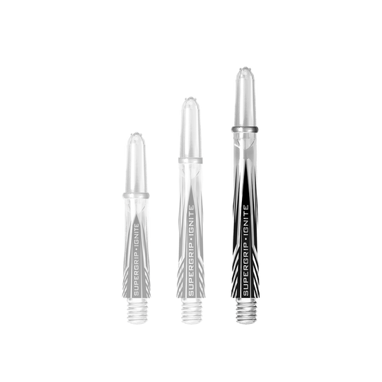 HR394_Harrows_Supergrip_Ignite_Shafts_Clear_47mm_1 Auf dem Bild sind drei klare Harrows Supergrip Ignite Shafts in verschiedenen Längen zu sehen. Sie haben ein durchsichtiges Design mit schwarzem Aufdruck und silbernem Kopf.