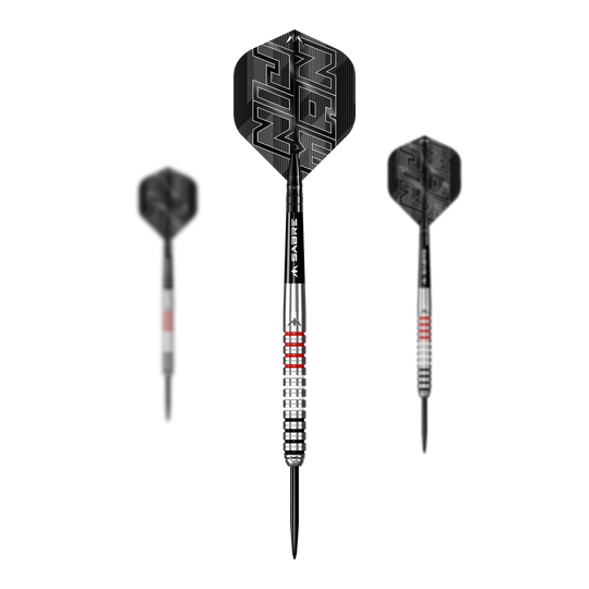 Mission Wessel Nijman ocelové šipky - 23g Das Bild zeigt drei Steeldarts des Produkts "Mission Wessel Nijman Steeldarts - 23g". Die Darts haben silberne Spitzen mit schwarzen und roten Akzenten sowie schwarze Flights mit weißem Schriftzug.