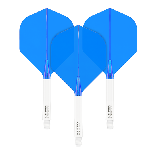Red Dragon Nitroplite - White Shaft Blue No2 Flights Das Bild zeigt drei blaue Dartflights mit weißen Schäften. Sie sind ordentlich nebeneinander angeordnet und heben sich deutlich vom schwarzen Hintergrund ab.