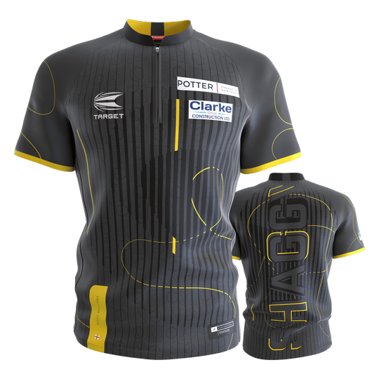 Tričko Scott Williams s potiskem Target Coolplay bez límce Das Bild zeigt das Target Coolplay Collarless Scott Williams Dartshirt in Grau mit gelben Akzenten. Auf der Vorderseite sind Sponsorenlogos zu sehen und auf der Rückseite steht groß "SHAGGY".