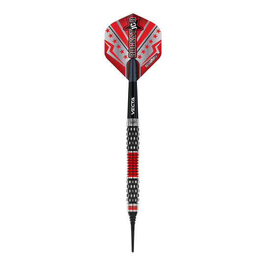 Šipky Winmau Joe Cullen Rockstar Series RS1 měkké - 20g Dieses Bild zeigt einen Winmau Joe Cullen Rockstar Series RS1 Softdart mit einem Gewicht von 20g. Der Dart ist schwarz und rot gestaltet und hat einen auffälligen Flights mit dem Aufdruck "Rockstar".