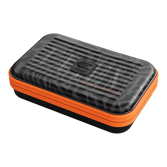 Pouzdro na šipky Takoma XL Ghost Series Raymond Van Barneveld Das Bild zeigt das Takoma XL Ghost Series Raymond Van Barneveld Dartcase. Es ist ein Dartcase zur sicheren Aufbewahrung von Darts und Zubehör.