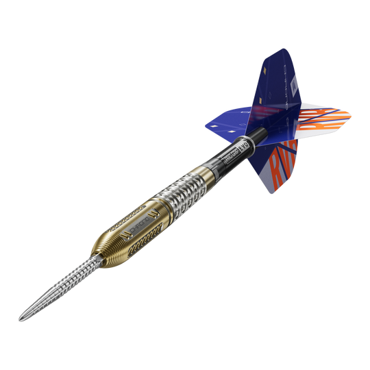 Terč Raymond Van Barneveld Chrono 95 Swiss Point Steel Darts Auf dem Bild ist ein Steeldart der Marke Target zu sehen, Modell "Raymond Van Barneveld Chrono 95 Swiss Point". Der Dartpfeil hat ein metallisch silber-goldenes Barrel und bunte Flights mit der Aufschrift "RVB".