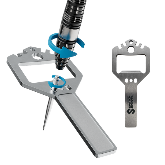 Ocelové šipky Red Dragon Recon Torpedo Switch Point Dies ist ein Bild der Red Dragon Recon Torpedo Steeldarts - 23g. Die Steeldarts werden aus einer seitlichen Perspektive gezeigt.