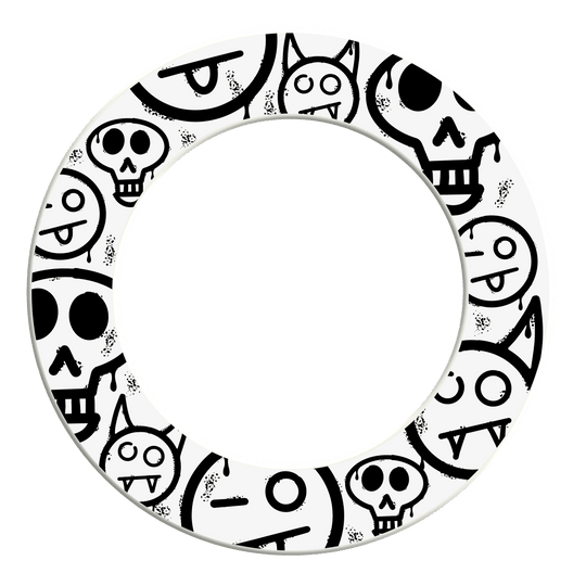Dieses Bild zeigt ein weiteres weißes Dartboard-Surround mit Graffiti-Smilies. Die zugehörige Datei heißt 'MSF-A4_McDart_Graffiti_Smilies_Dartboard_Surround_Wei_2'.