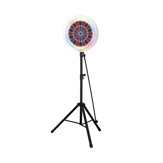 Elektronický terč GranBoard 132 s hybridním stojanem Pro Das Bild zeigt das GranBoard 132 Elektronisches Dartboard mit Hybrid Pro Dartboardständer. Es ist ein Bundle bestehend aus einem elektronischen Dartboard und einem stabilen Ständer.