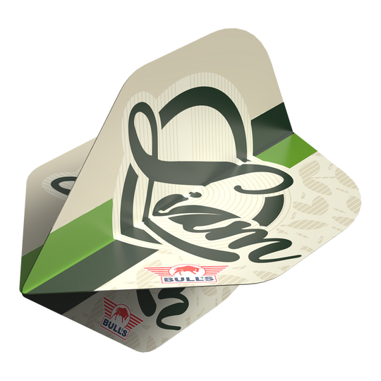 Das Bild zeigt ein Dart-Flights-Set mit dem Namen "Bulls NL Player 100 Liam Maendl Lawrance No2 Standard Flights". Die Flights sind beige mit grünen und schwarzen Akzenten und tragen das Bulls-Logo sowie den Schriftzug "Liam".