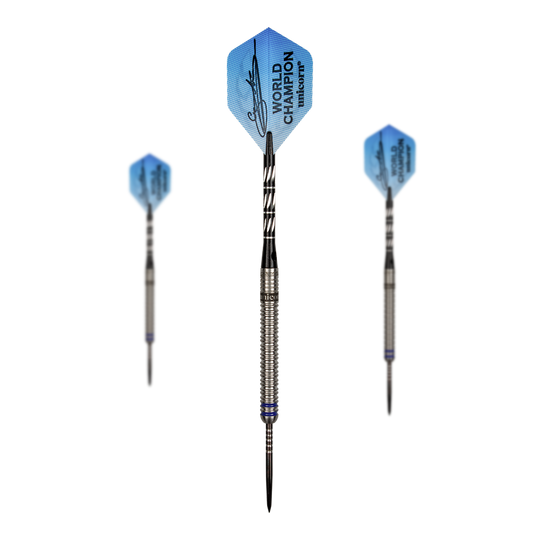 Unicorn World Champion Gary Anderson Phase 3 Steeldarts Auf dem Bild sind drei Steeldarts des Produkts "Unicorn World Champion Gary Anderson Phase 3" zu sehen. Die Flights der Darts sind blau und mit einer Unterschrift sowie der Aufschrift "WORLD CHAMPION unicorn" bedruckt.
