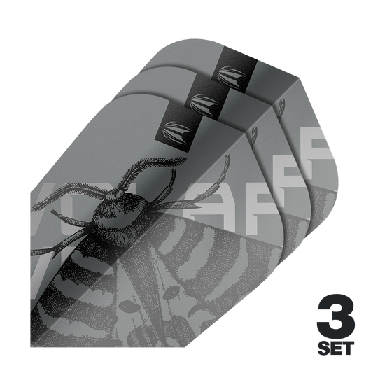 Letky Target Pro Ultra Volar Ten-X - 3 sady Das Bild zeigt drei Sätze Target Pro Ultra Volar Ten-X Flights in grau mit einem stilisierten Insekten-Design. In der Ecke steht "3 Set" in schwarzer Schrift.