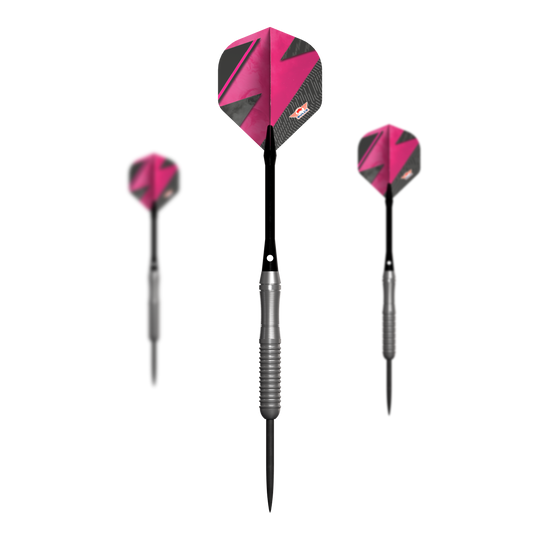 Ocelové šipky Bulls NL Lightning Pink Das Bild zeigt drei Steeldarts mit silbernem Griff und pink-schwarzen Flights. Es handelt sich um das Produkt "Bulls NL Lightning Pink Steeldarts".