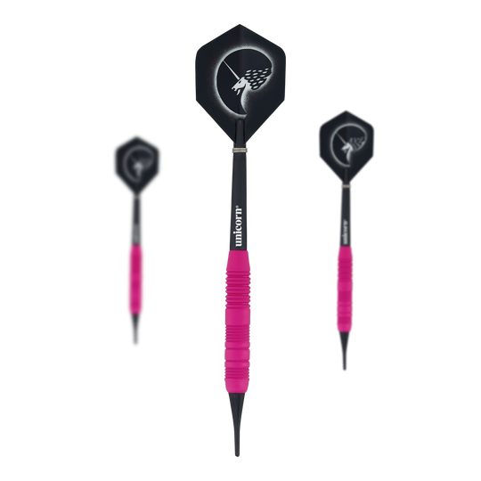 Šipky Unicorn Core Plus pogumované růžové - 19g Das Bild zeigt drei pinke Softdarts der Marke Unicorn Core Plus mit gummierter Oberfläche. Auf den schwarzen Flights ist ein Einhorn-Motiv abgebildet.