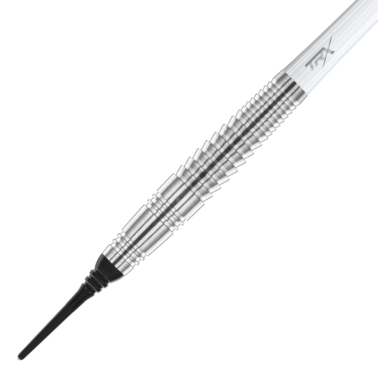 Auf dem Bild ist ein Red Dragon Seren 4 Pure Softdart mit einem Gewicht von 20g zu sehen. Der Dart hat ein silbernes, geriffeltes Barrel und eine schwarze Spitze.