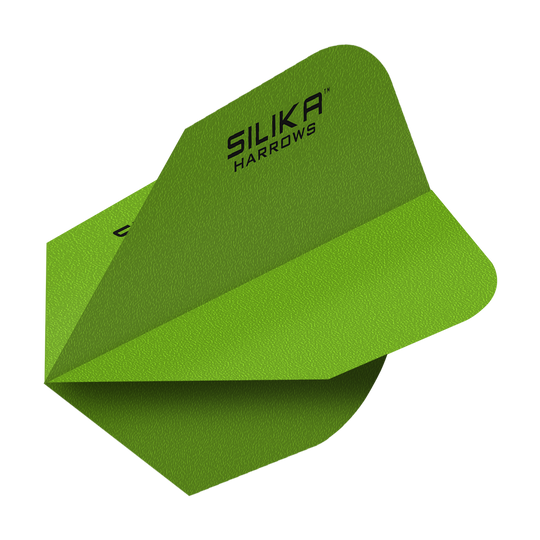 Das Bild zeigt ein grünes Dartflight mit der Aufschrift "SILIKA HARROWS". Es handelt sich um das Modell "Harrows Silika Solid Tough Crystalline Coasting Green No6".