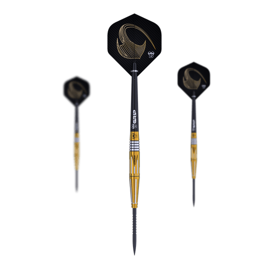 Das Bild zeigt drei Steeldarts des Modells "Bulls Stingray ST4". Die Darts haben goldene und schwarze Akzente sowie Flights mit einem goldenen Muster.