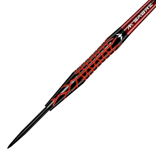Mise Lava Steeldarts Das Bild zeigt einen Mission Lava Steeldart. Der Dart hat ein auffälliges schwarzes und rotes Design mit einem rautenförmigen Muster auf dem Griff.