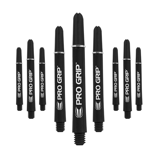 Target Pro Grip Shafts - 3 sady - Black Auf dem Bild sind neun schwarze Pro Grip Dartschäfte zu sehen. Sie sind in drei Reihen angeordnet und auf jedem Schaft steht "PRO GRIP" in weißer Schrift.