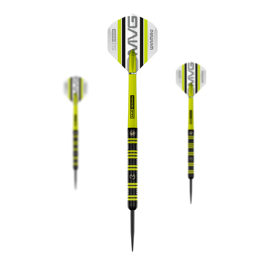 Ocelové šipky Winmau Michael Van Gerwen 85 Pro-Series Das Bild zeigt drei Winmau Michael Van Gerwen 85 Pro-Series Steeldarts. Die Darts sind schwarz-gelb gestaltet und haben Flights mit dem Schriftzug "MVG" und "Winmau".