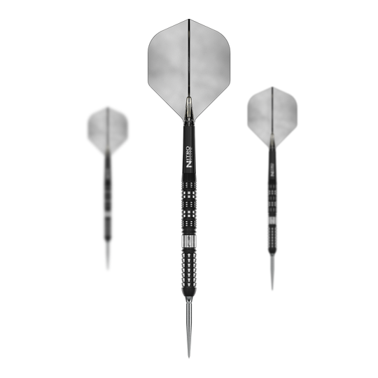 Hier sieht man die Red Dragon Recon Parallel Steeldarts. Es handelt sich um ein Set von Steeldarts für Dartspieler.