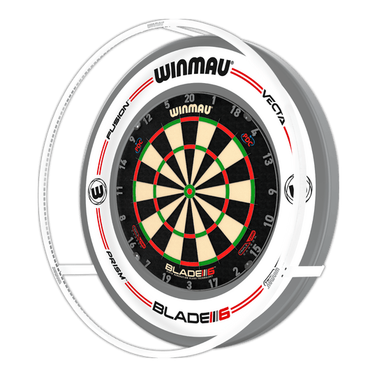 BALÍČEK Winmau Plasma Ice LED osvětlení a prostorový zvuk Das Bild zeigt ein Winmau Plasma Ice LED Beleuchtung und Surround Bundle mit einer Dartscheibe. Die Scheibe ist von einem beleuchteten Ring und einem weißen Surround umgeben.
