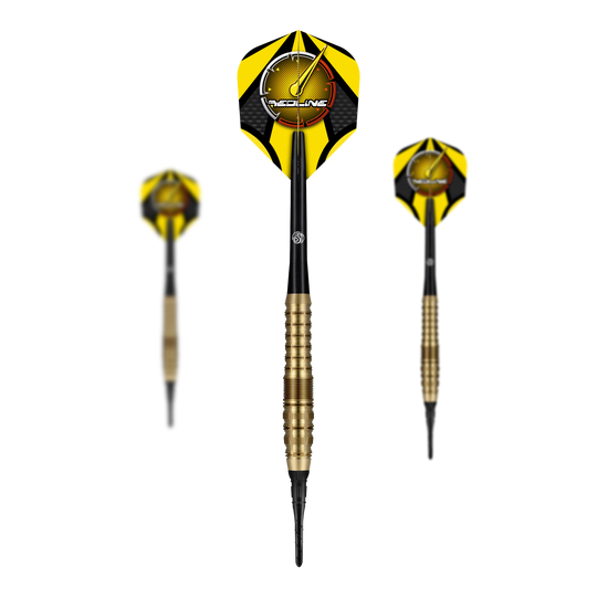 Šipky Shot Redline Gizmo Soft - 20g Das Bild zeigt drei Softdarts des Produkts "Shot Redline Gizmo Softdarts - 20g". Die Darts haben gelb-schwarze Flights und einen gerillten, goldfarbenen Schaft.