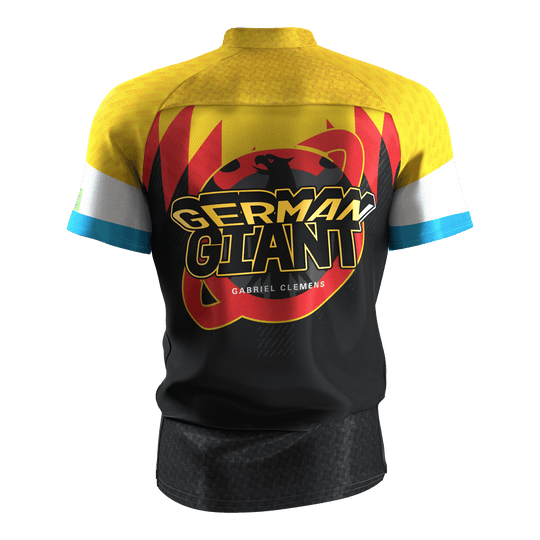 Tričko Target Gabriel Clemens se šipkami 2027 Gezeigt wird das Target Gabriel Clemens Dartshirt 2027. Dieses Dartshirt stammt aus der Kollektion von Target.