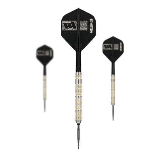 Gezeigt werden die Target Dimitri Van Den Bergh 95K Swiss Point Steeldarts als Set. Auf dem Bild sind mehrere Steeldarts zusammen dargestellt.
