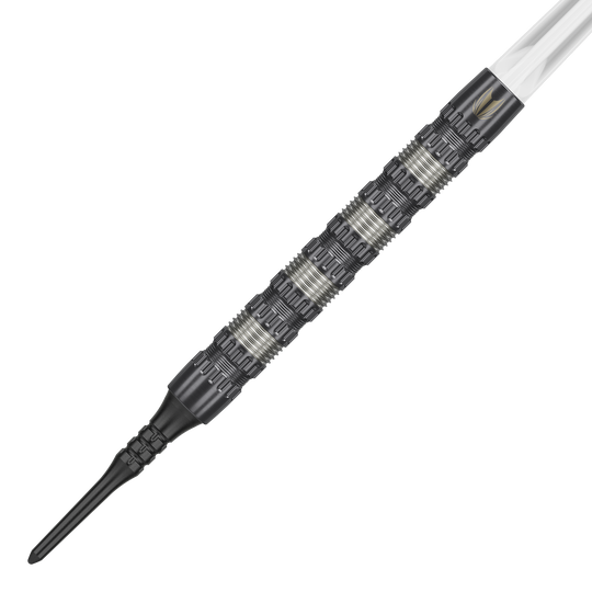 Šipky Target Rob Cross 95K Swiss Point Soft - 18g Das Bild zeigt einen Target Rob Cross 95K Swiss Point Softdart mit einem Gewicht von 18 Gramm. Der Dartpfeil hat ein markantes, silber-schwarzes Griffdesign und eine schwarze Softspitze.