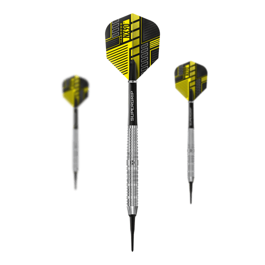 Harrows NX90 Parallel Softdarts Das Bild zeigt drei Softdarts des Produkts "Harrows NX90 Parallel". Die Darts haben gelb-schwarze Flights und silberne, geriffelte Barrels.
