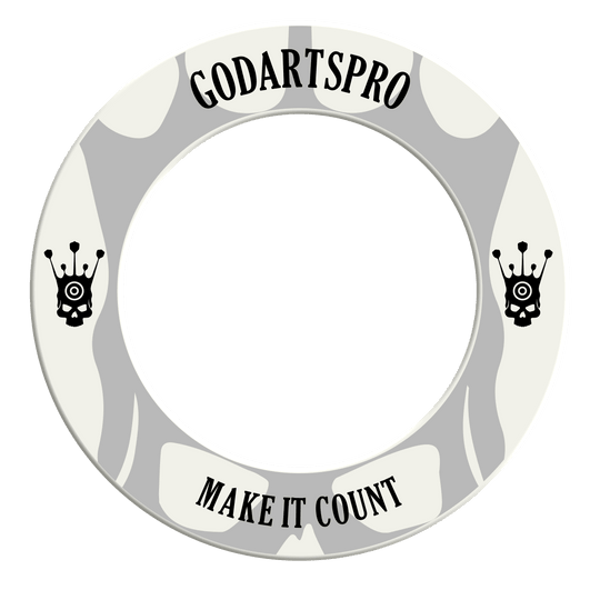 Obložení terče Go Darts Pro Hier ist ein weißes Dartboard Surround zu sehen. Das Foto stellt das Produkt in Nahaufnahme dar.