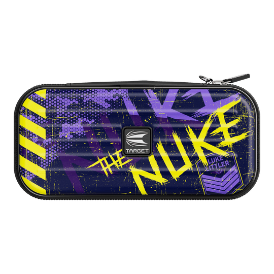 Pouzdro na šipky Target Takoma Luke Littler Das Bild zeigt das Produkt "Target Takoma Luke Littler Dartcase" mit einem auffälligen Design in Lila und Gelb. Auf dem Etui steht in gelber Schrift "THE NUKE" sowie der Name "Luke Littler".