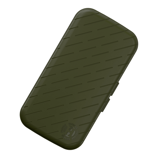 Pouzdro na šipky Harrows Slimcase Eine Darttasche mit unifarbener Textur wird auf weißem Hintergrund präsentiert. Die Tasche hat eine längliche Form.